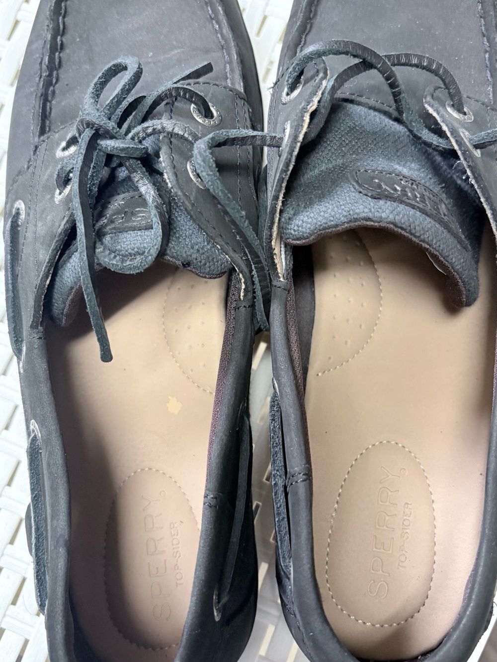 Sperry women’s Black Leather Boat Shoes - Picture 2 of 7